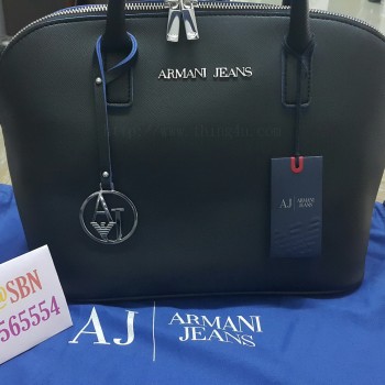 กระเป๋าถือ Armani jeans Bugatti saffiano black ของแท้