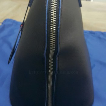 กระเป๋าถือ Armani jeans Bugatti saffiano black ของแท้