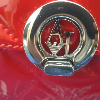 กระเป๋าสะพายหนังแก้ว Armani jeans รุ่น L Crss-Gloss Geo Red ของแท้