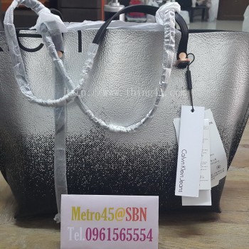 กระเป๋าสะพายข้างผู้หญิง CK ของแท้