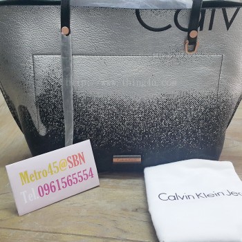 กระเป๋าสะพายข้างผู้หญิง CK ของแท้