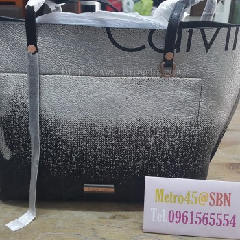 กระเป๋าสะพายข้างผู้หญิง CK ของแท้