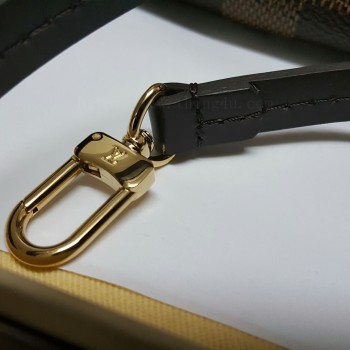 กระเป๋าสะพาย Louis Vuitton Favorite MM Damier ของแท้
