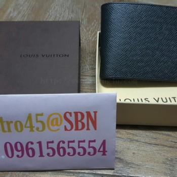 กระเป๋าสตางค์ Louis Vuitton Multiple Wallet Taiga ของแท้