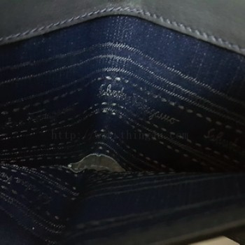 กระเป๋าสตางค์ Ferragamo แท้