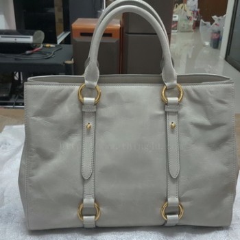 กระเป๋าถือ MIU MIU แท้