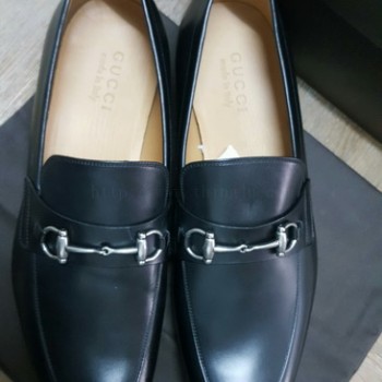 รองเท้าหนัง Gucci แท้