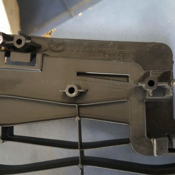 ตะแกรงกันชนหน้า MAZDA 3 BL แท้ 