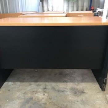 โต๊ะทำงานสีน้ำตาลดำ ขนาด 60x120x75cm.