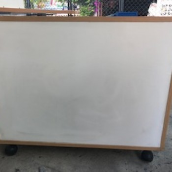 ตู้เก็บเอกสารเอนกประสงค์มีล้อ แบบมีบานปิด สีขาว 50.2x83x68.2cm. 